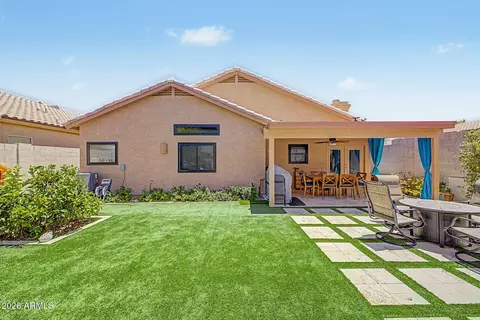 Exterior - 1344 E Sheena Dr, Phoenix, AZ 85022 photo 5 of 10
