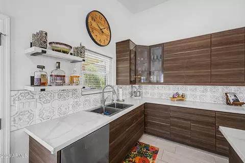Kitchen - 1344 E Sheena Dr, Phoenix, AZ 85022 photo 7 of 7