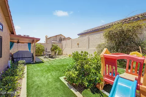 Exterior - 1344 E Sheena Dr, Phoenix, AZ 85022 photo 8 of 10