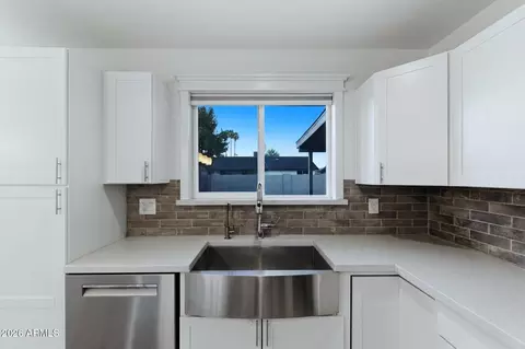 Kitchen - 1920 E Colgate Dr, Tempe, AZ 85283 photo 5 of 5
