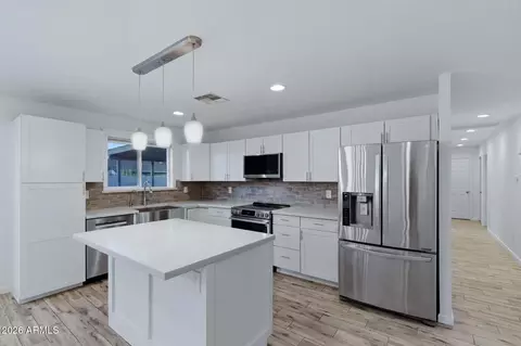Kitchen - 1920 E Colgate Dr, Tempe, AZ 85283 photo 3 of 5