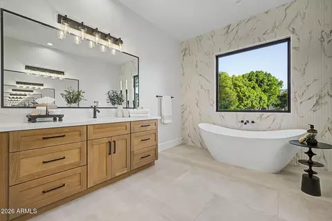 Bath - 3338 E Jaeger Cir, Mesa, AZ 85213 photo 3 of 11