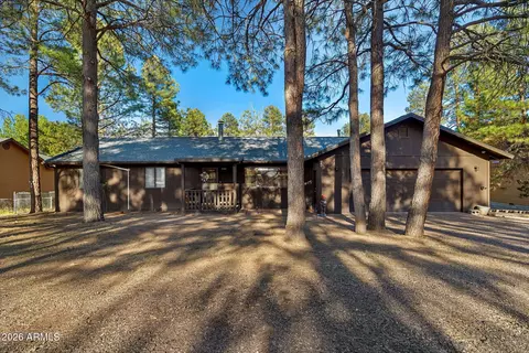 3307 Pine Cone Dr, Overgaard, AZ 85933