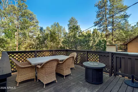 Exterior - 3307 Pine Cone Dr, Overgaard, AZ 85933 photo 4 of 11