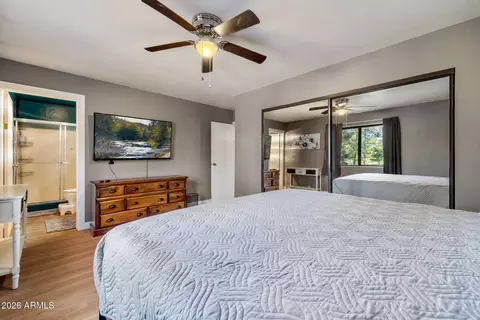 Bedroom - 3307 Pine Cone Dr, Overgaard, AZ 85933 photo 7 of 7