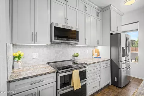 Kitchen - 1225 E Grenadine Rd, Phoenix, AZ 85040 photo 1 of 4