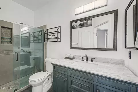 Bath - 1225 E Grenadine Rd, Phoenix, AZ 85040 photo 2 of 3