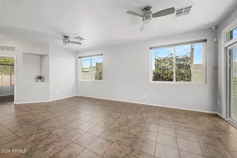 Living - 1225 E Grenadine Rd, Phoenix, AZ 85040 photo 4 of 5