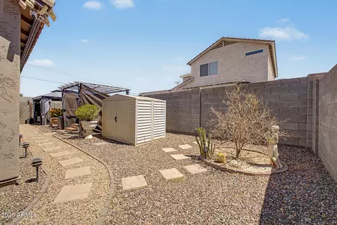 Exterior - 1225 E Grenadine Rd, Phoenix, AZ 85040 photo 6 of 7