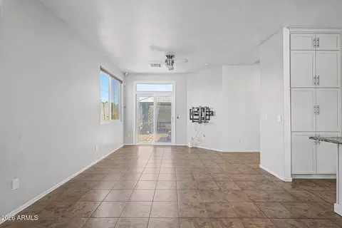 Living - 1225 E Grenadine Rd, Phoenix, AZ 85040 photo 1 of 5