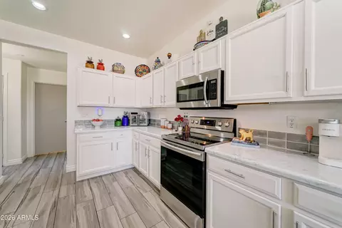 Kitchen - 10809 E Boston St, Apache Junction, AZ 85120 photo 2 of 4