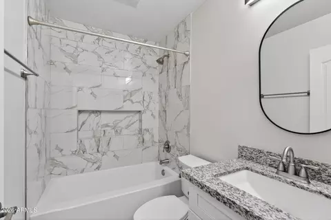 Bath - 1365 E Betsy Ln, Gilbert, AZ 85296 photo 3 of 3