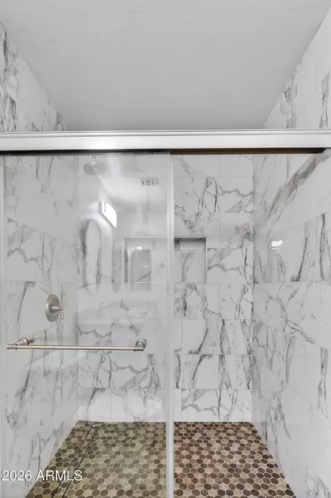 Bath - 1365 E Betsy Ln, Gilbert, AZ 85296 photo 2 of 3