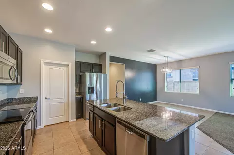 Kitchen - 8617 E Lobo Ave, Mesa, AZ 85209 photo 5 of 6