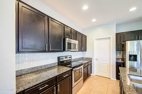 Kitchen - 8617 E Lobo Ave, Mesa, AZ 85209 photo 6 of 6