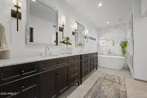 Bath - 295 E Stacey Ln, Tempe, AZ 85284 photo 1 of 4