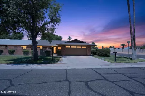 18446 N 104th Ave, Sun City, AZ 85373