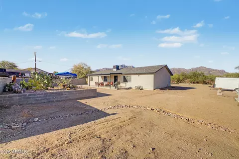 Exterior - 4863 E 18th Ave, Apache Junction, AZ 85119 photo 17 of 22
