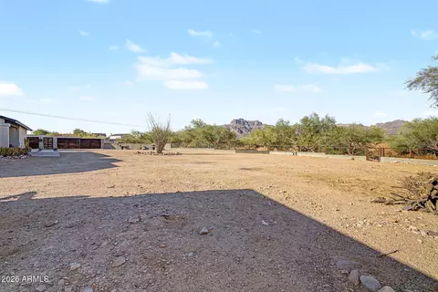 Exterior - 4863 E 18th Ave, Apache Junction, AZ 85119 photo 14 of 22