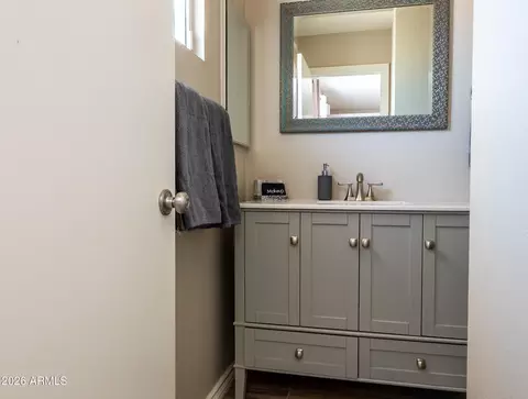 Bath - 4331 W Dailey St, Glendale, AZ 85306 photo 1 of 4