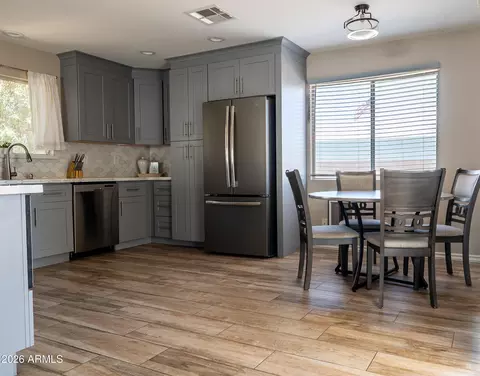 Kitchen - 4331 W Dailey St, Glendale, AZ 85306 photo 6 of 9