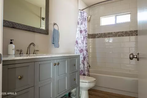Bath - 4331 W Dailey St, Glendale, AZ 85306 photo 4 of 4