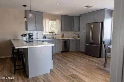 Kitchen - 4331 W Dailey St, Glendale, AZ 85306 photo 2 of 9