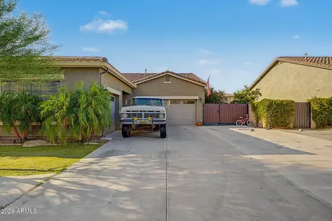 Exterior - 2408 W Bajada Rd, Phoenix, AZ 85085 photo 1 of 10