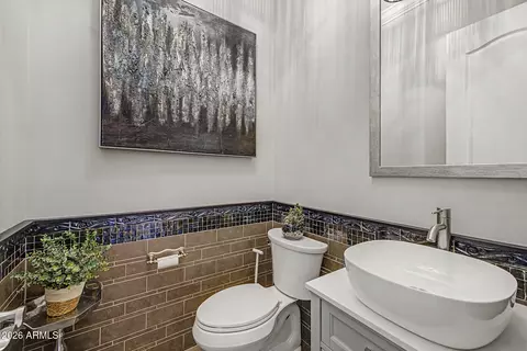Bath - 2408 W Bajada Rd, Phoenix, AZ 85085 photo 1 of 5
