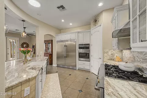 Kitchen - 2408 W Bajada Rd, Phoenix, AZ 85085 photo 2 of 3