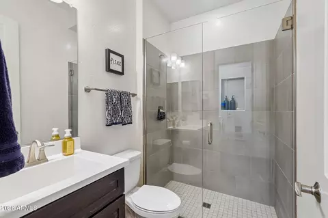 Bath - 3227 E Donald Dr, Phoenix, AZ 85050 photo 3 of 3