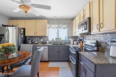Kitchen - 2101 S Meridian Rd #362, Apache Junction, AZ 85120 photo 2 of 2