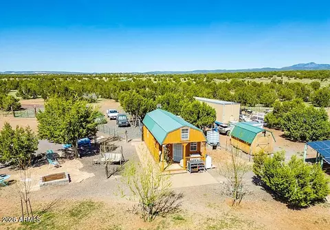 1325 W Little Bit Dr, Ash Fork, AZ 86320