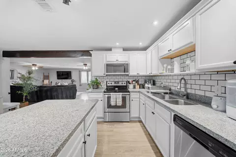 Kitchen - 3624 E Captain Dreyfus Ave, Phoenix, AZ 85032 photo 3 of 3