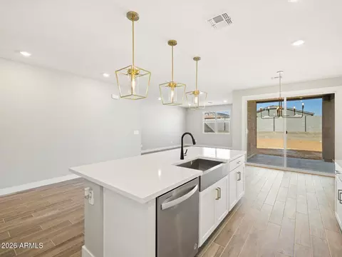 326 W Flatiron Trl, Apache Junction, AZ 85120 photo 9