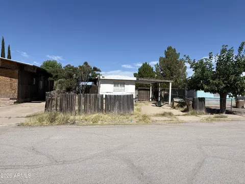 1840 Arrowhead Dr, Douglas, AZ 85607
