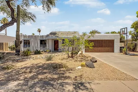 2818 E Paradise Dr, Phoenix, AZ 85028