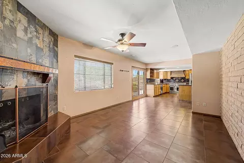 Living - 2818 E Paradise Dr, Phoenix, AZ 85028 photo 4 of 4