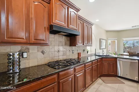 Kitchen - 11441 E Solina Ave, Mesa, AZ 85212 photo 6 of 7