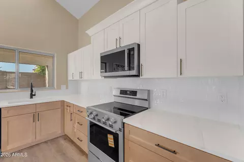 Kitchen - 10066 E Plata Ave, Mesa, AZ 85212 photo 5 of 6