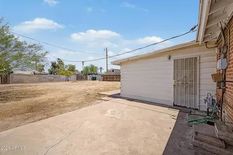 Exterior - 2028 E Granada Rd, Phoenix, AZ 85006 photo 3 of 4
