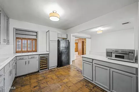 Kitchen - 2028 E Granada Rd, Phoenix, AZ 85006 photo 3 of 4