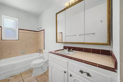 Bath - 2028 E Granada Rd, Phoenix, AZ 85006 photo 1 of 2