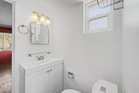 Bath - 2028 E Granada Rd, Phoenix, AZ 85006 photo 2 of 2