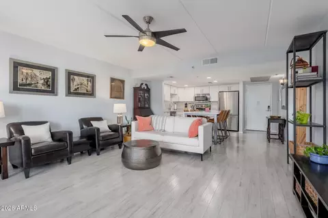 7950 E Camelback Rd #704, Scottsdale, AZ 85251