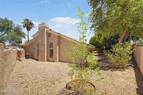 Exterior - 1621 E Monte Cristo Ave, Phoenix, AZ 85022 photo 5 of 7