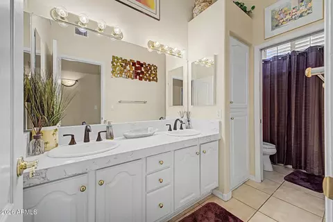 Bath - 1621 E Monte Cristo Ave, Phoenix, AZ 85022 photo 2 of 4