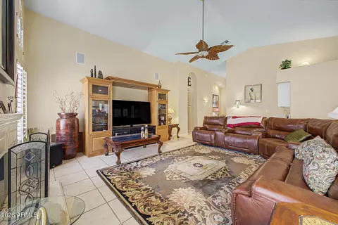 Living - 1621 E Monte Cristo Ave, Phoenix, AZ 85022 photo 3 of 5