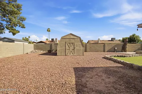 Exterior - 2329 E Concorda Dr, Tempe, AZ 85282 photo 7 of 8