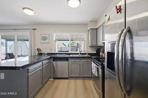 Kitchen - 2329 E Concorda Dr, Tempe, AZ 85282 photo 2 of 2